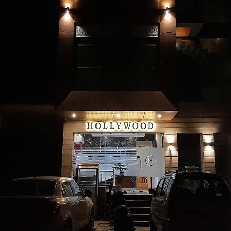 Hotel Hollywood Zirakpur Esterno foto