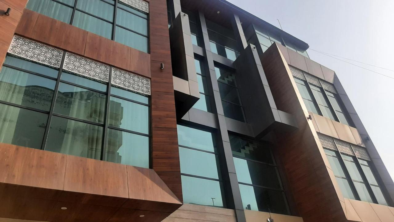 Hotel Hollywood Zirakpur Esterno foto