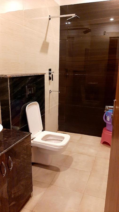 Hotel Hollywood Zirakpur Esterno foto