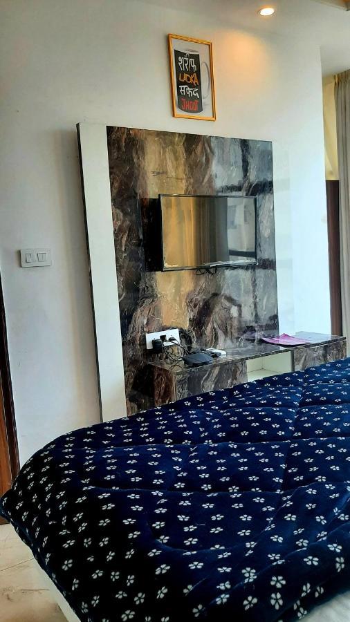 Hotel Hollywood Zirakpur Esterno foto