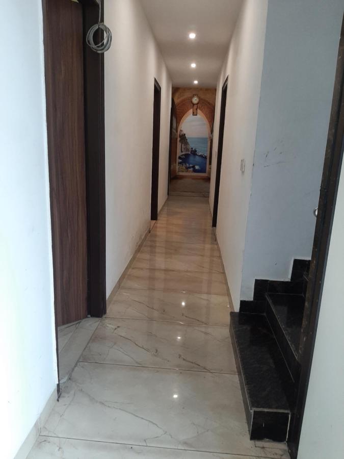 Hotel Hollywood Zirakpur Esterno foto