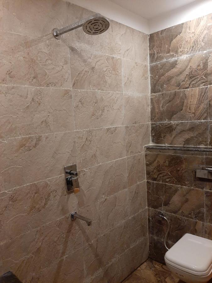 Hotel Hollywood Zirakpur Esterno foto