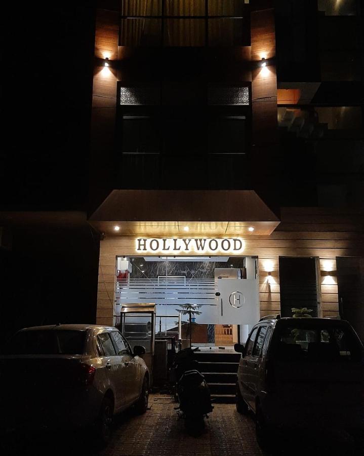 Hotel Hollywood Zirakpur Esterno foto