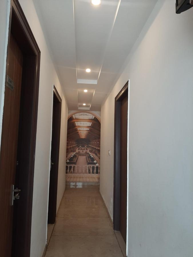 Hotel Hollywood Zirakpur Esterno foto
