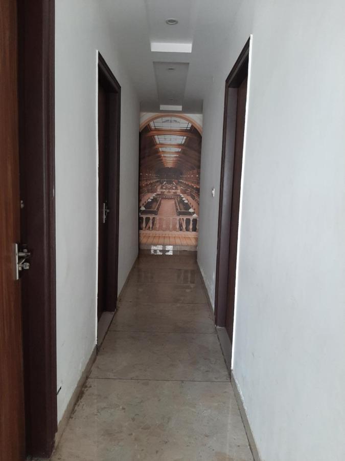Hotel Hollywood Zirakpur Esterno foto