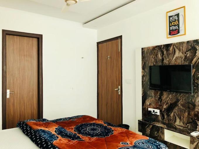 Hotel Hollywood Zirakpur Esterno foto